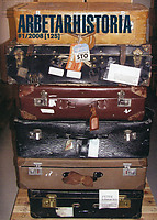 Arkivmaterial på resande fot. John Takman levererade sitt arkivmaterial i sina gamla resväskor till ARAB. Foto: Martin Grass