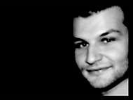 Porträttbild på Christian Magdu i svartvitt