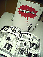 Very Friendly, omslag i rött/vitt/svart och uppslag